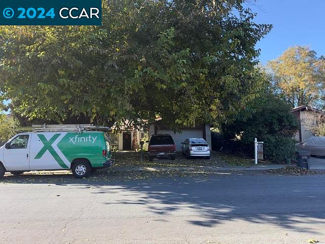 1st image of 675 N Hickory Ave