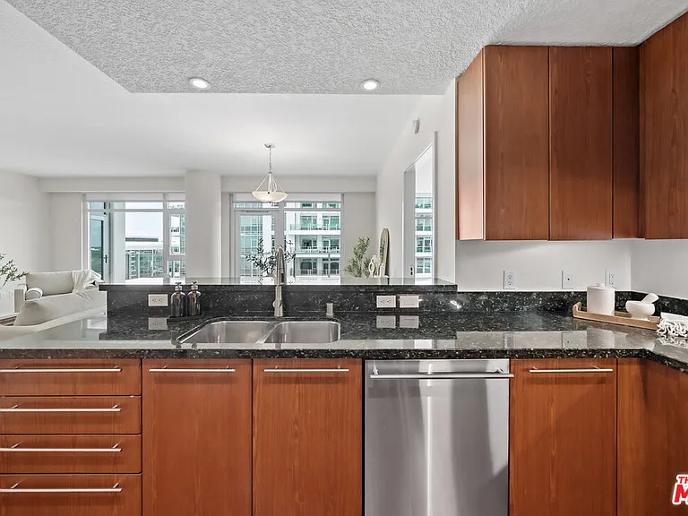 3141 Michelson Dr #1506 — Photo 16