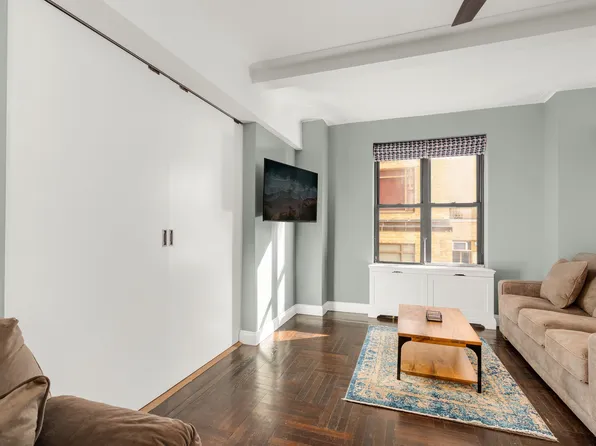 12 West 72nd Street image 13 of 21