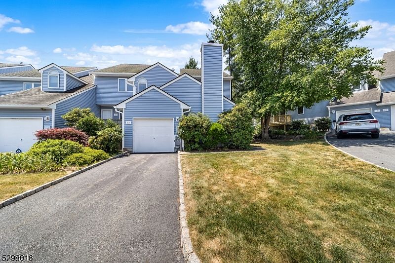 1st image of 19 Knutsen Dr