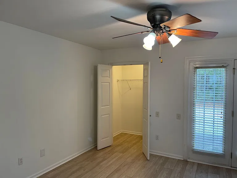4865 Habersham Ln — Photo 6