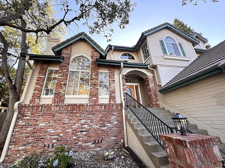 4216 Mepham Ct — Photo 3