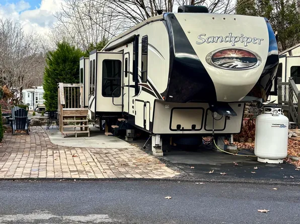 4229 E Lot Pkwy #166, Gatlinburg, TN 37738