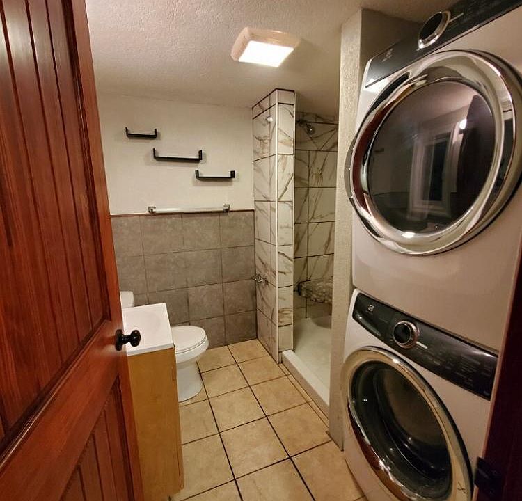 1st image of 59 Oxford Rd #4