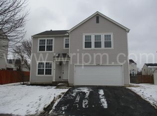 2141 Sioux Dr, Round Lake Heights, IL 60073