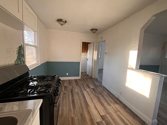 5th image of 7950 Irvington Ave
