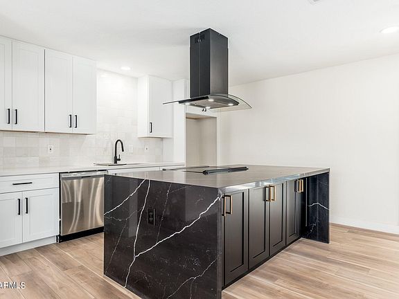 3rd image of 8545 E PINCHOT Avenue