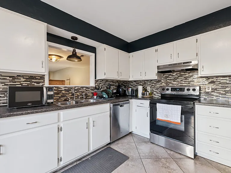 9605 Hefner Village Blvd — Photo 11