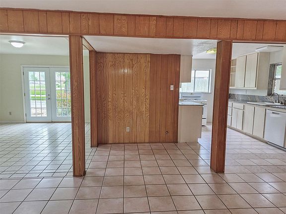4th image of 102 Post Oak Rd