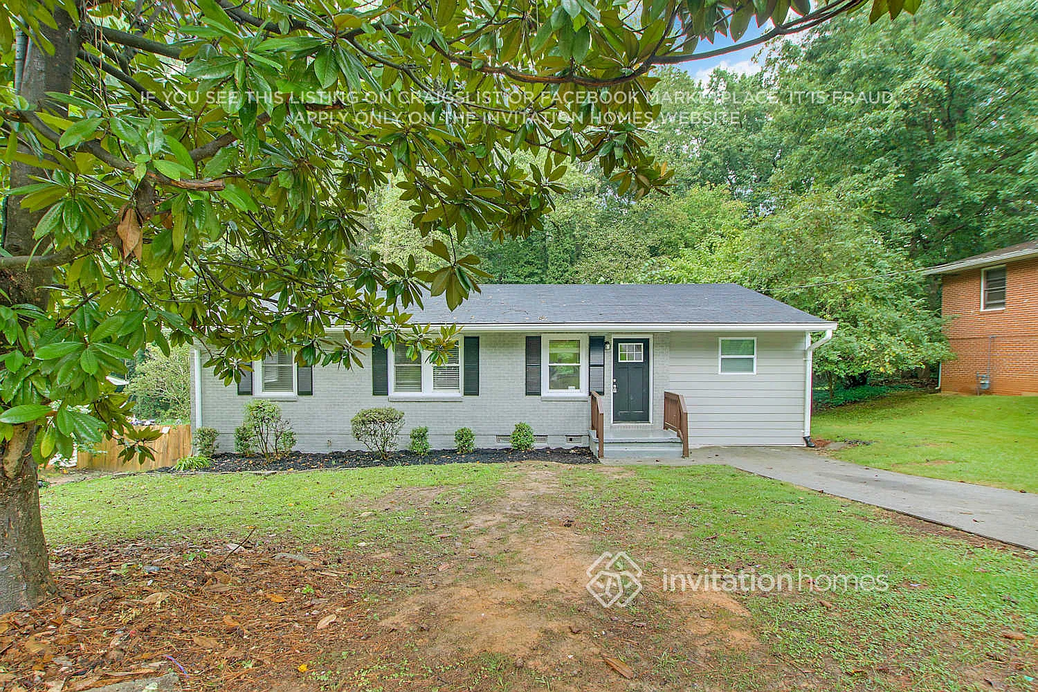 2287 Meadowlane Dr Sw Atlanta, GA 30311 — Photo 2