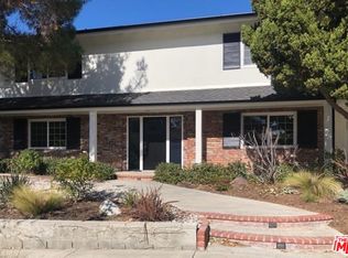 22711 Liberty Bell Rd, Calabasas, CA 91302