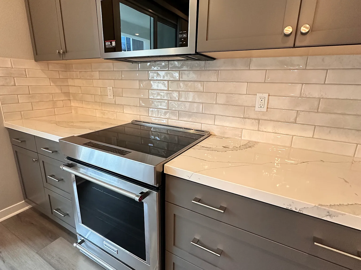 1487 Skyline Ln — Photo 3