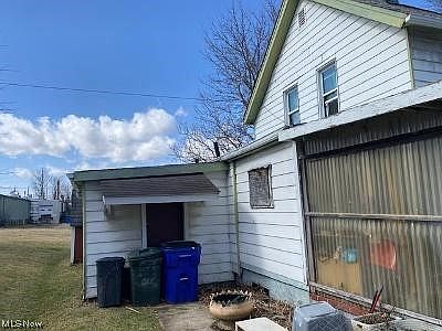 4th image of 124 De Wolf St