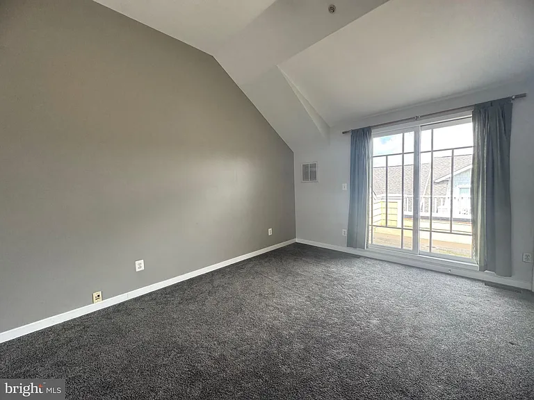 1322 N Danville St — Photo 23