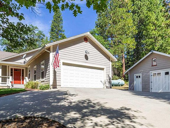 2nd image of 20200 Brown Ct