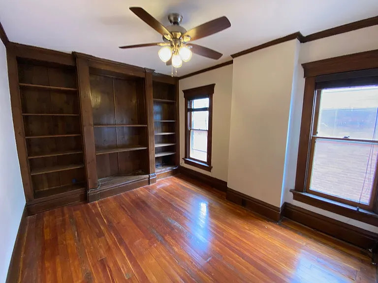 Hunter Ave 1045-1047 GW2 — Photo 16