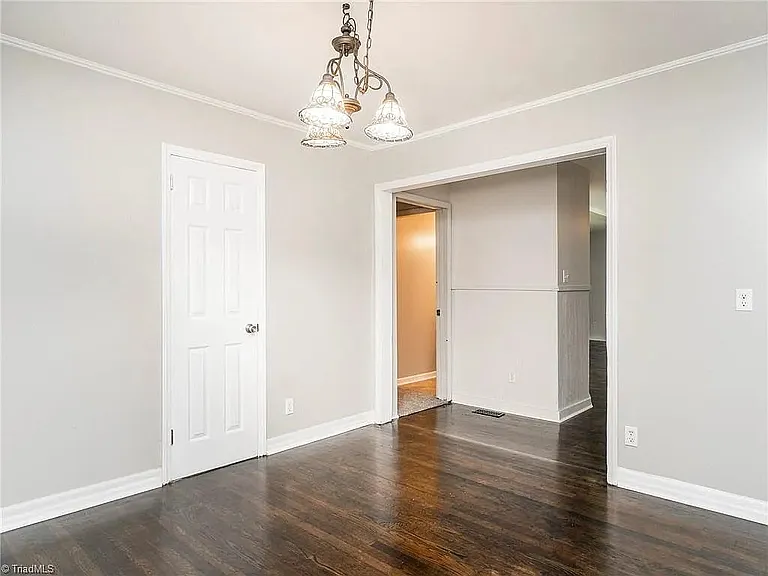 1313 Greenbriar St — Photo 12