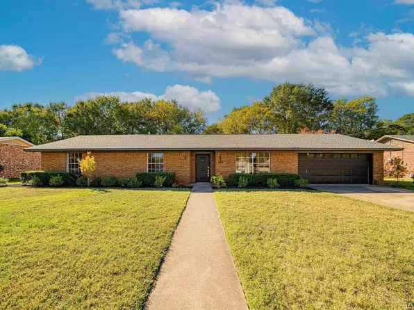 1819 Beth Dr, Longview, TX 75605