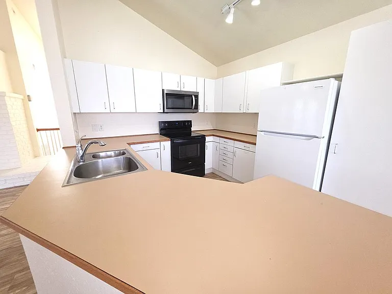 210 Oak Bay St #703 — Photo 10