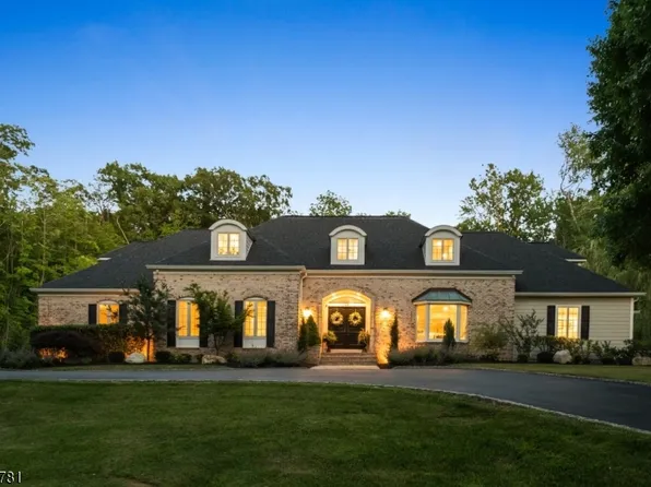 60 Nottingham Dr, Watchung Boro, NJ 07069