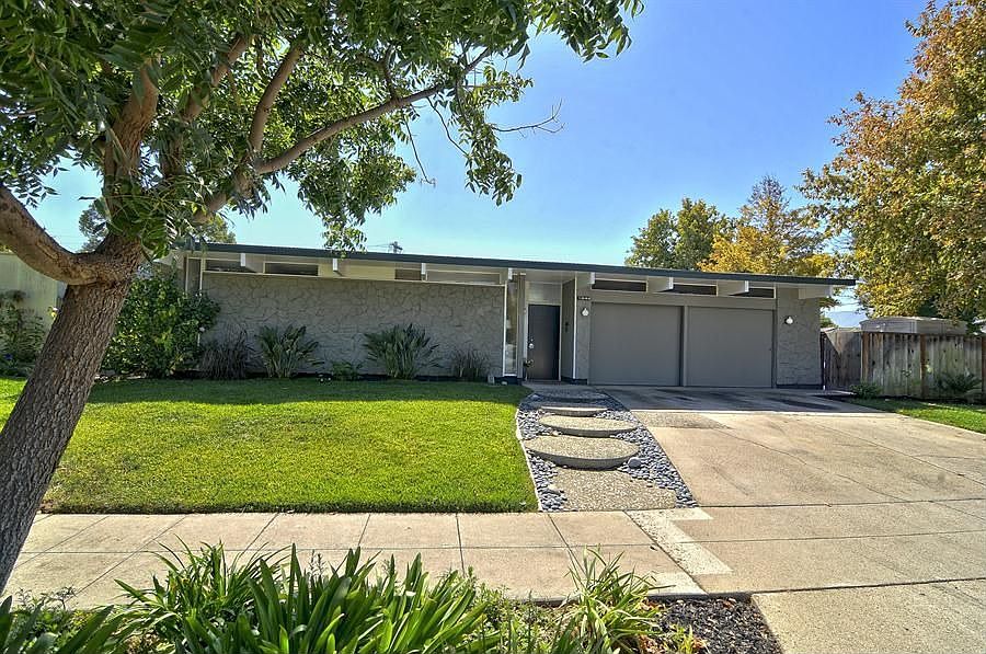 1st image of 1648 Andalusia Way