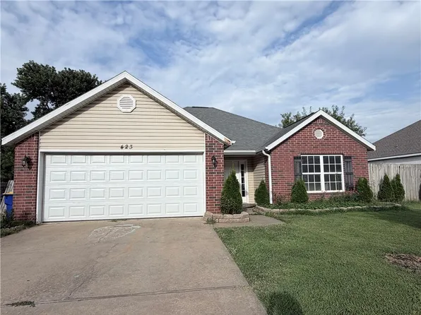 423 Crystal St, Lowell, AR 72745