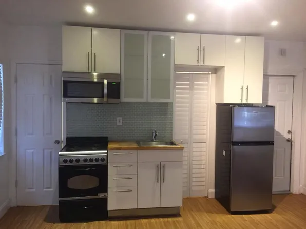 648 NE 80th St APT 8, Miami, FL 33138