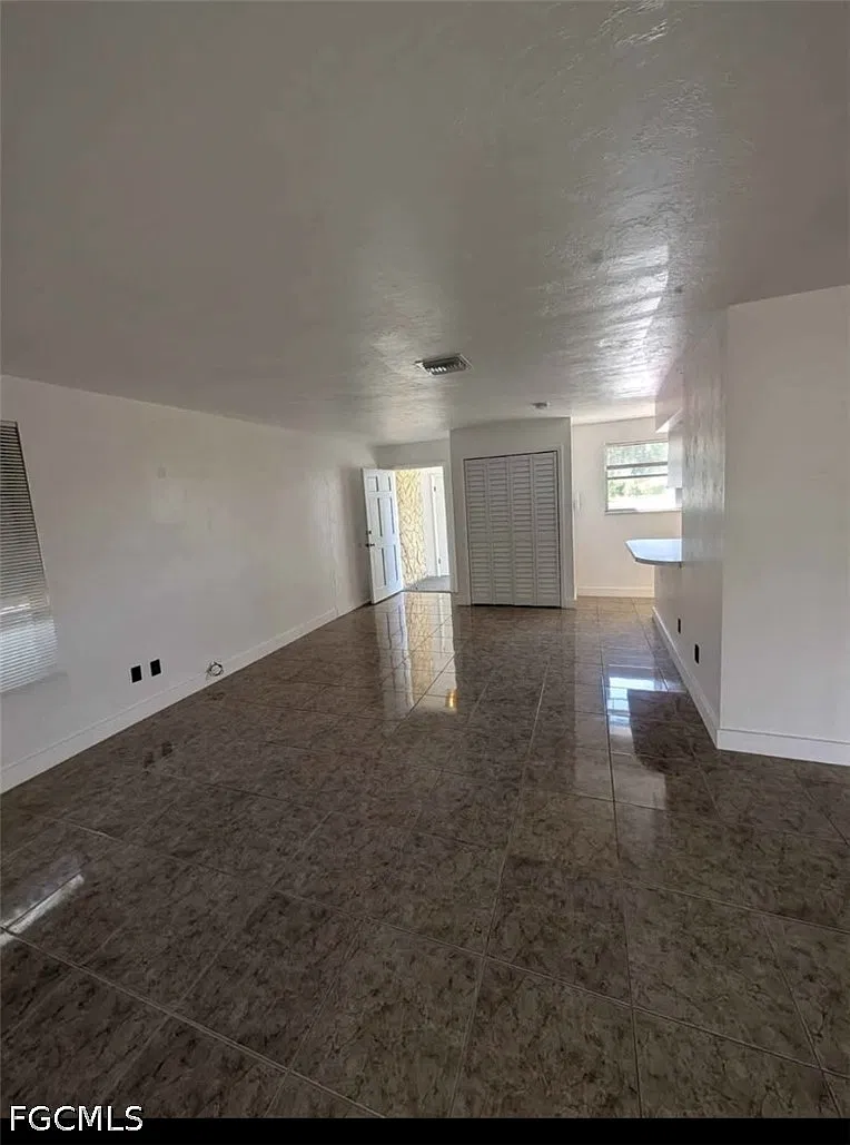 2 bed, 1.0 bath, 1100 sqft, $1,650 — Photo 4
