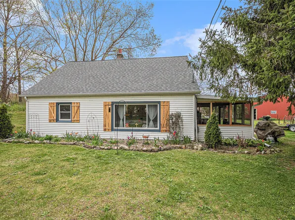 8713 Deans Hill Rd, Berrien Center, MI 49102