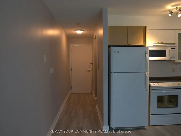 600 Fleet St E #329 — Photo 1