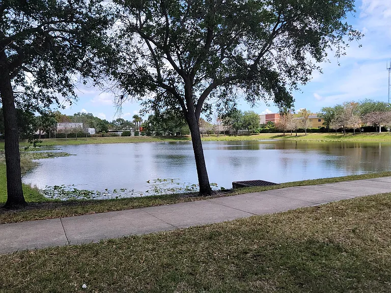 Lake with jog trail - in front of the apartments