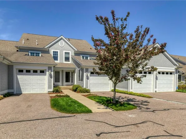 69 Topsail Dr, Tiverton, RI 02878