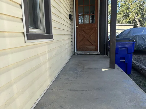 410 W 14th St, Junction City, KS 66441