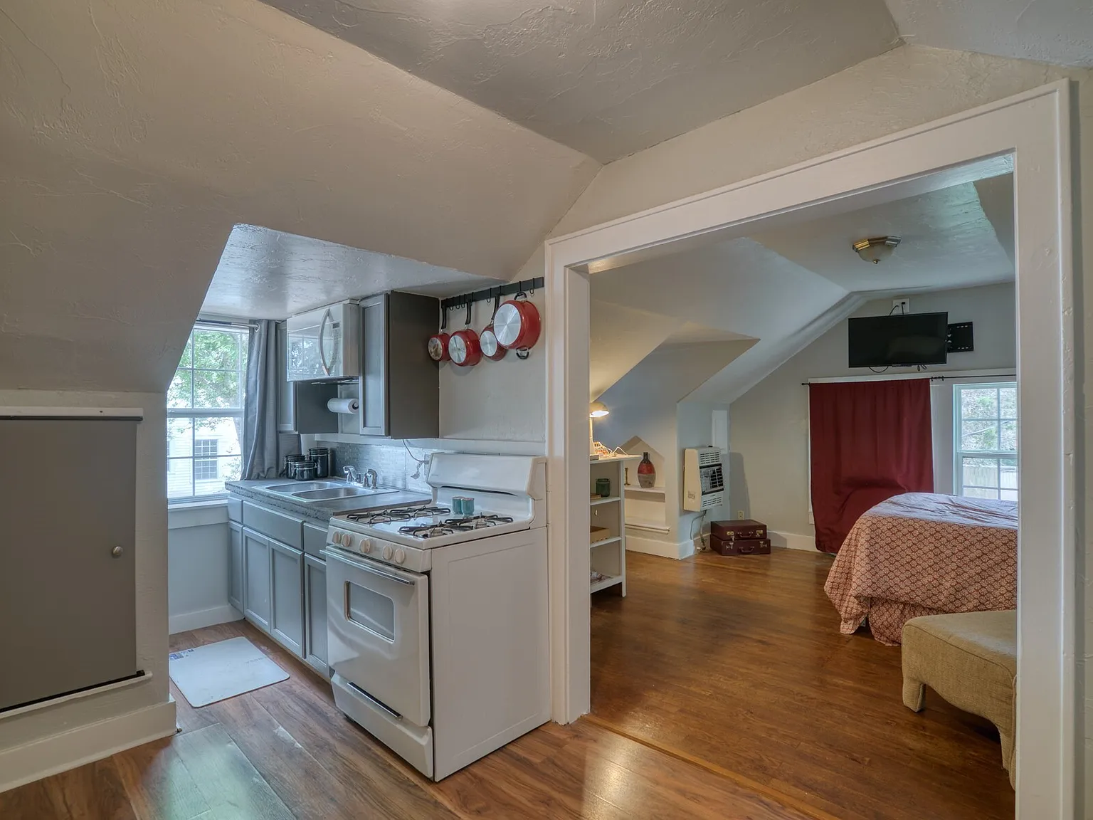 113 W 19th- Broge - 1 — Photo 2