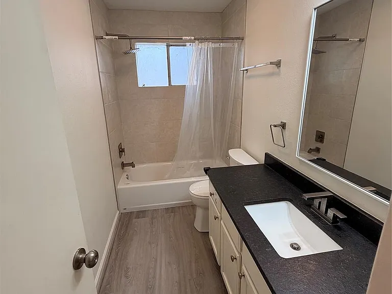 5211 Rivertree Ln — Photo 9