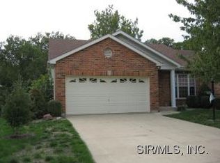 1026 Lexington Estates Dr, Godfrey, IL 62035