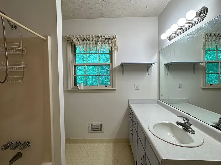 375 Segrest Cir — Photo 23