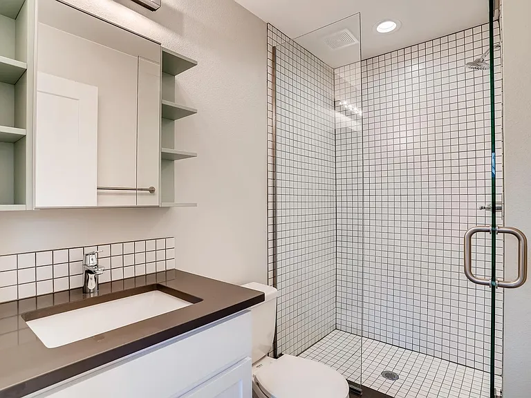 3426 N Josephine St — Photo 12