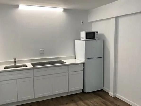 (undisclosed Address), Long Beach, NY 11561