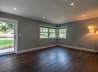216 W Glenridge Rd, Akron, OH 44319