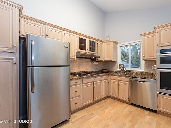 3rd image of 1447 Dartmouth Ln