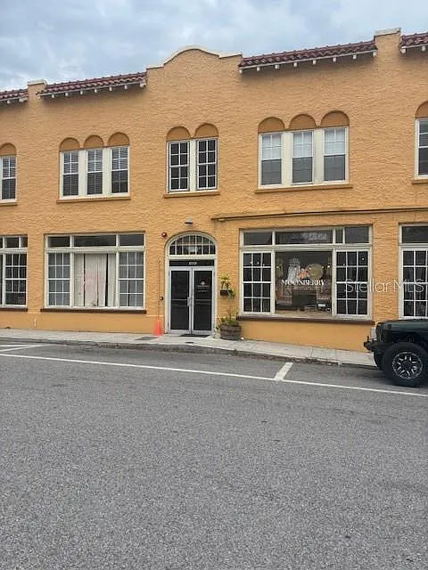2 bed, 1000 sqft, $1,650 — Photo 1