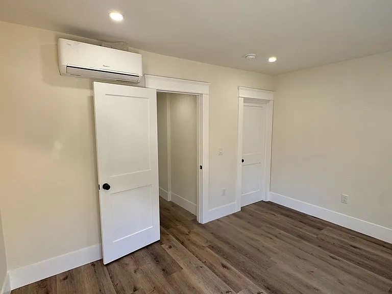 422 E Walnut — Photo 30