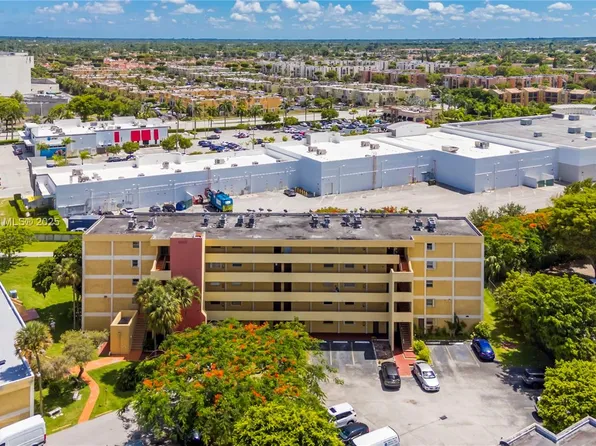 9280 Fontainebleau Blvd APT 206, Miami, FL 33172