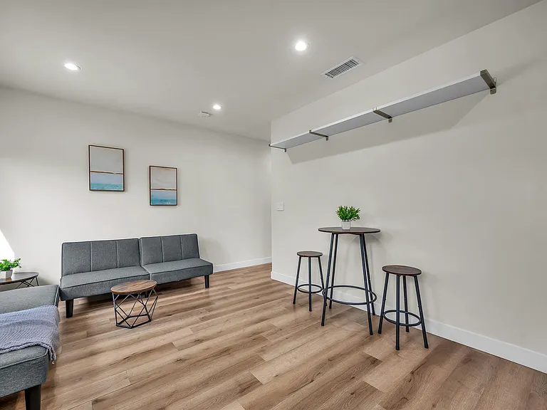 5108 Greenbush Ave — Photo 7