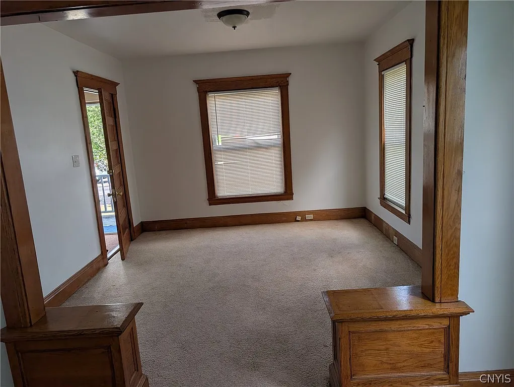 2 bed, 1.0 bath, 1056 sqft, $1,150 — Photo 2