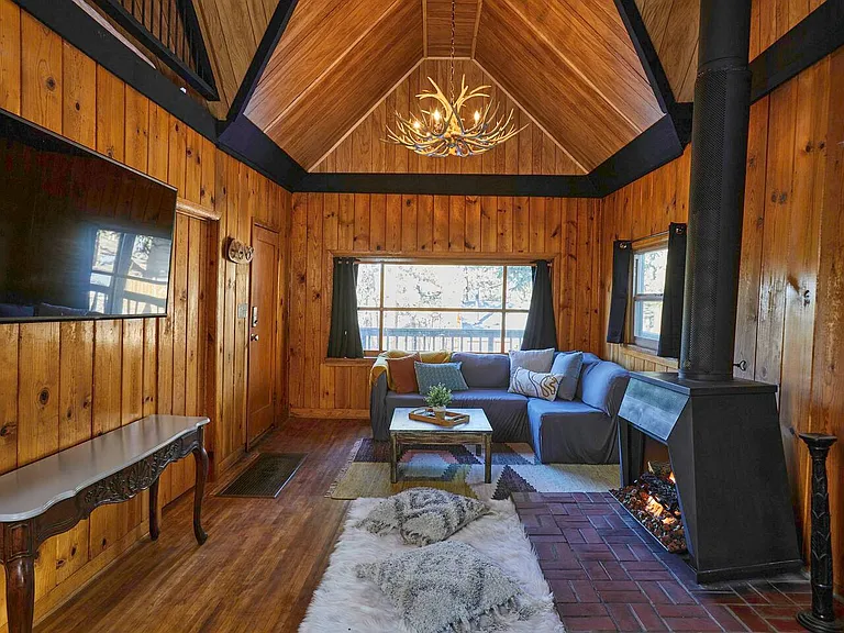 40085 Highland Rd — Photo 2