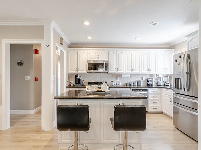 3302 Paraiso Way — Photo 12