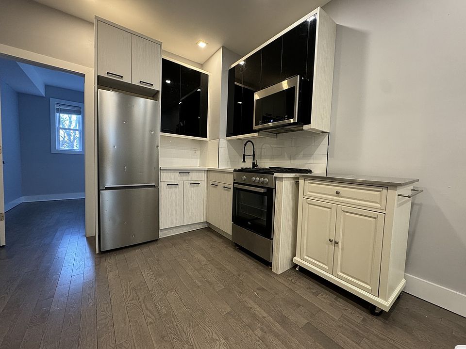 2nd image of 50 Jordan Ave APT 3R
