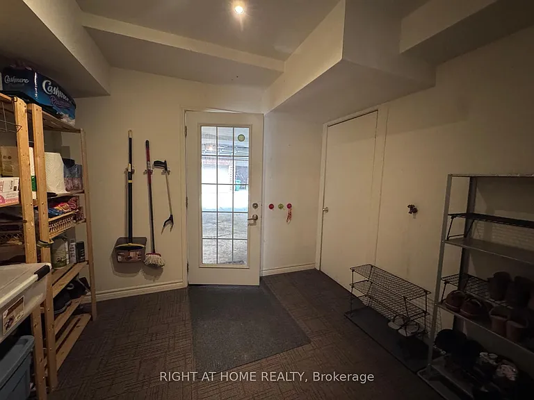 116 Evans Ave #2 — Photo 32